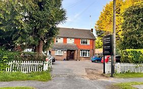 High Trees Guest House Gatwick