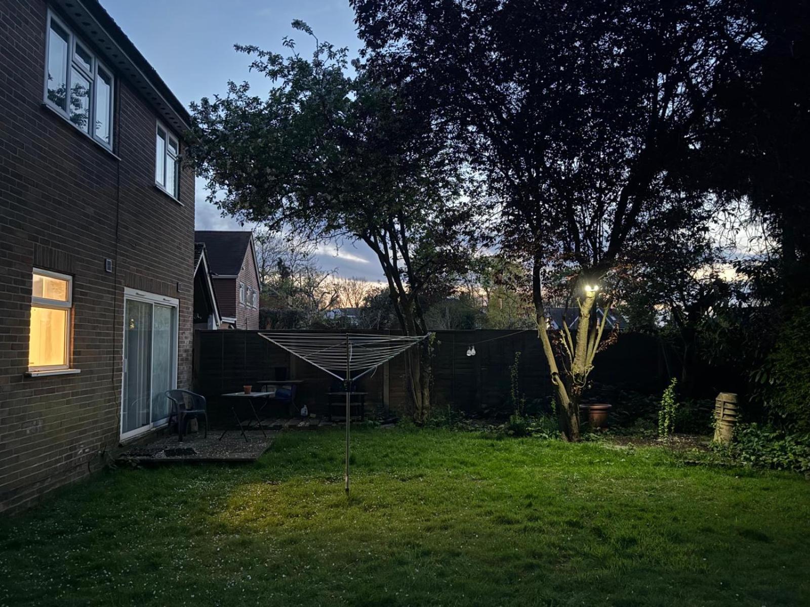 High Trees Guest House Gatwick Horley Extérieur photo